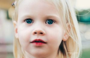 portrait of a little girl with blue eyes by sacramento photographer chrysti tovani